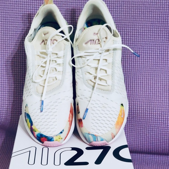SOLD Nike Air Max 270's - Picture 10 of 12